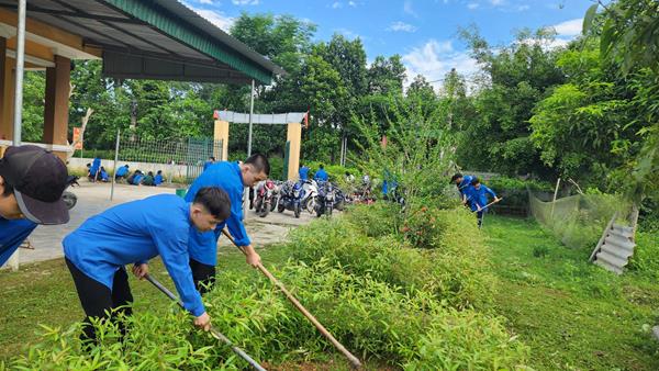 Vệ sinh hội quán thôn An Phú